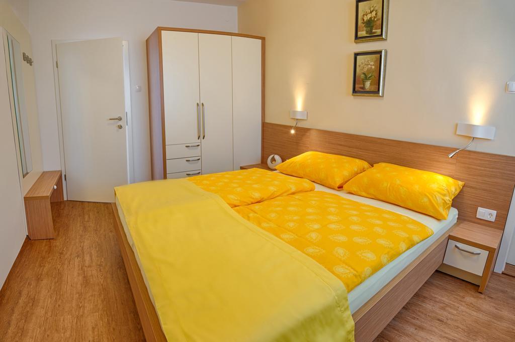 Sea View Guesthouse Opara Пиран Стая снимка
