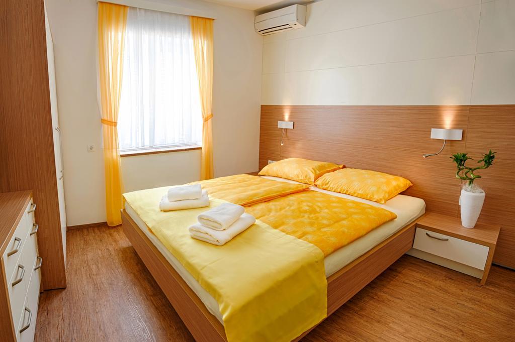 Sea View Guesthouse Opara Пиран Стая снимка