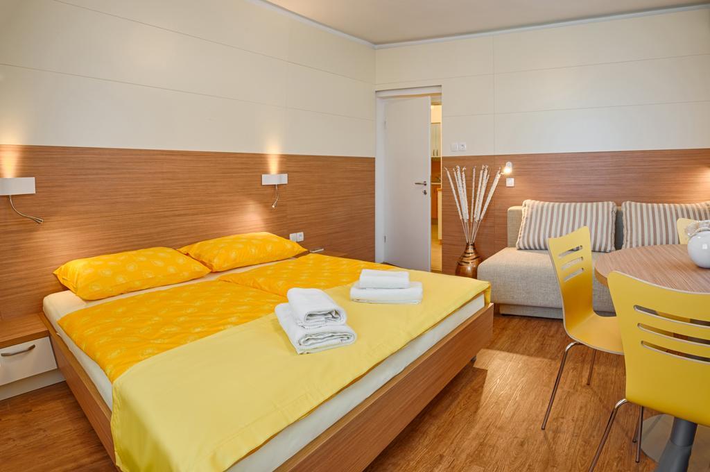 Sea View Guesthouse Opara Пиран Стая снимка